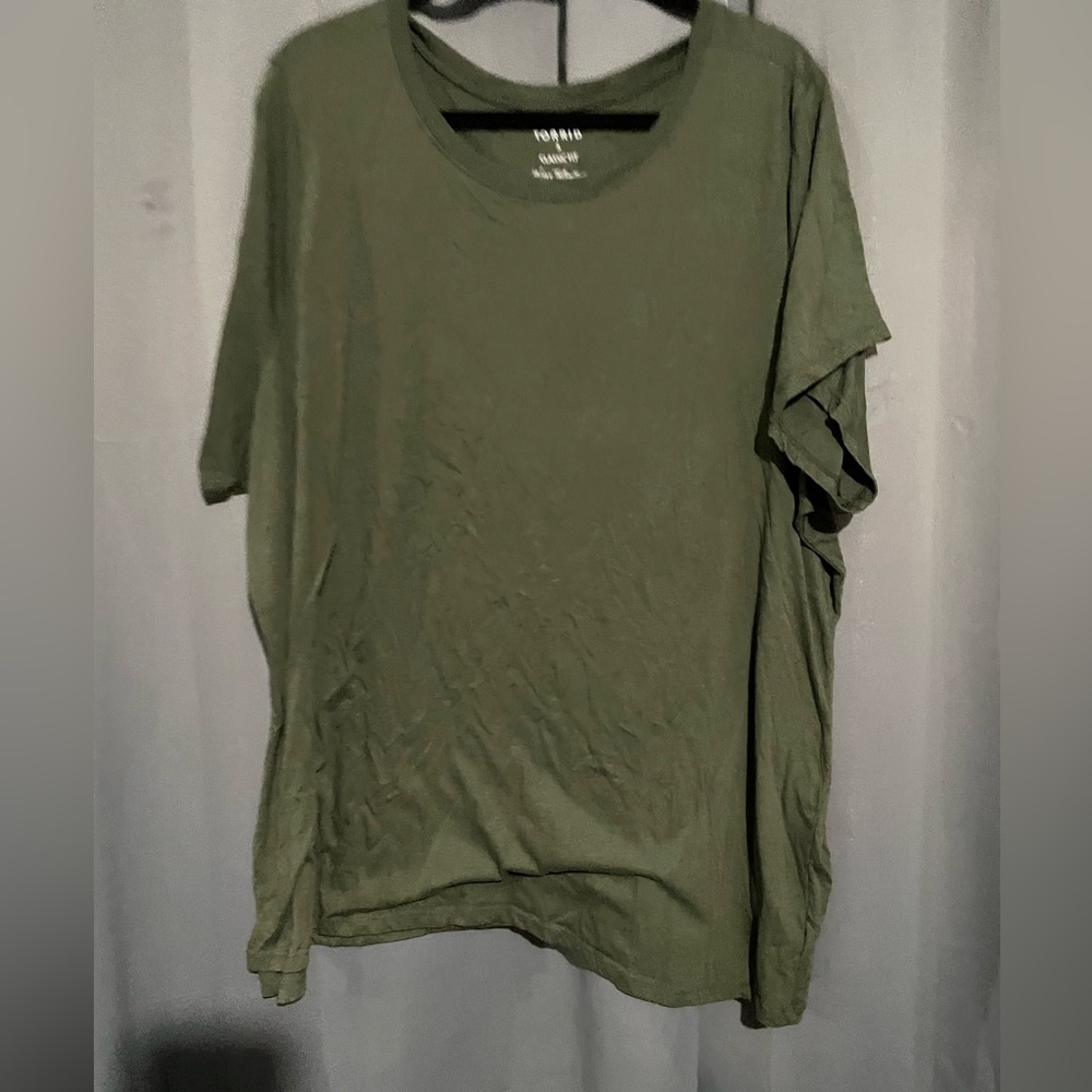 Torrid super soft olive green tee!